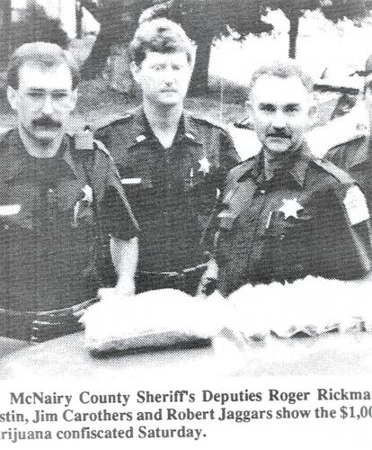 Deputy Don Huggins with 1000 of Marajuana